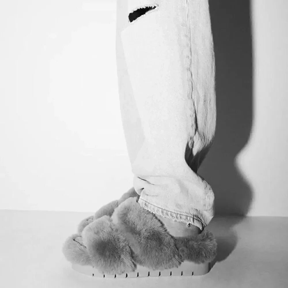 ZARA FAUX FUR LOW HEEL SANDALS‎